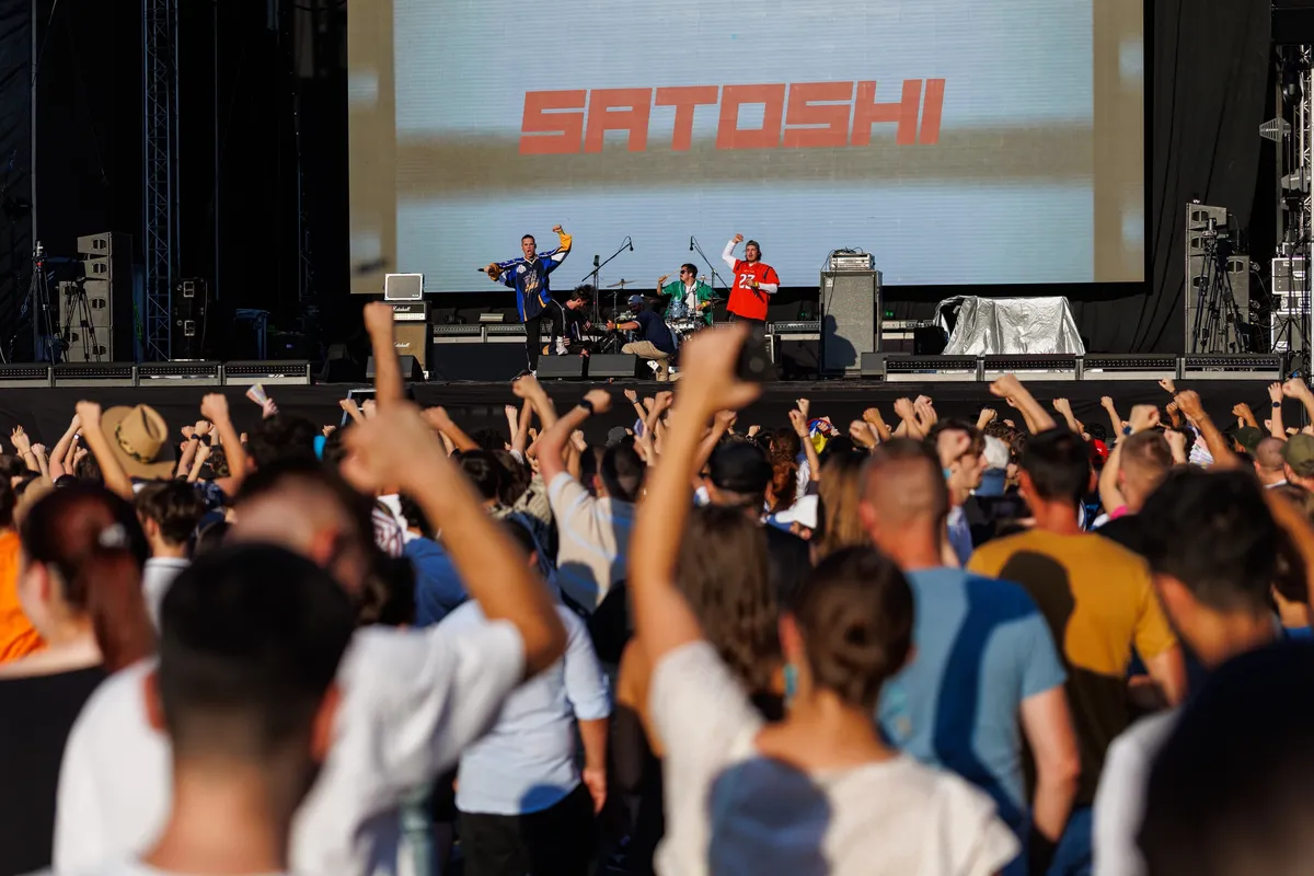 Satoshi, concert, scena mare, Bd. I.C. Brătianu, credit foto: Florin Gherasim