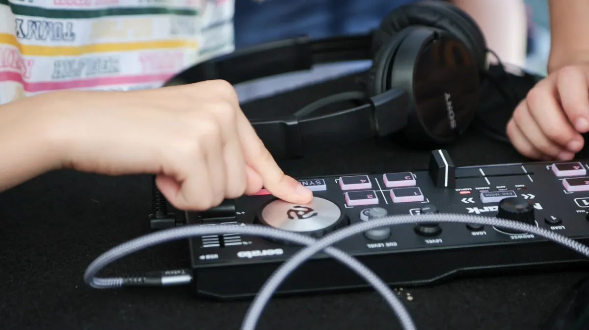 Atelier de DJ pentru copii